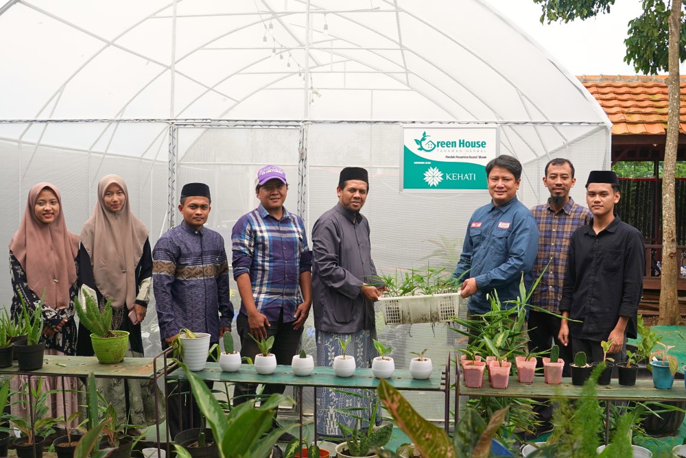 Dukung Program Ekopesantren, Kehati Resmikan Greenhouse Pondok ...